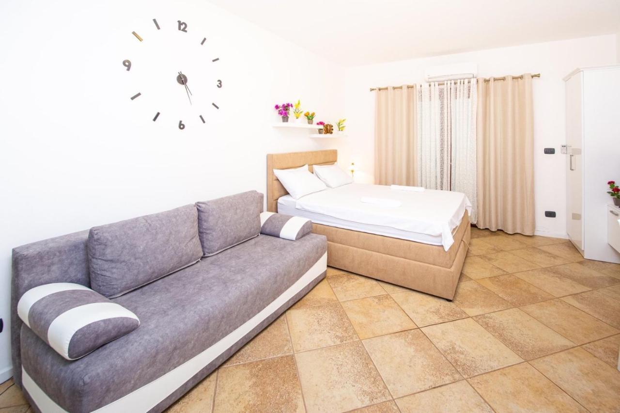 Apartment Studio Premier Rafajlovići Buitenkant foto